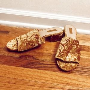 Forever 21 | Mustard Yellow Crushed Velvet Open Toed Mule Heels | Size 7